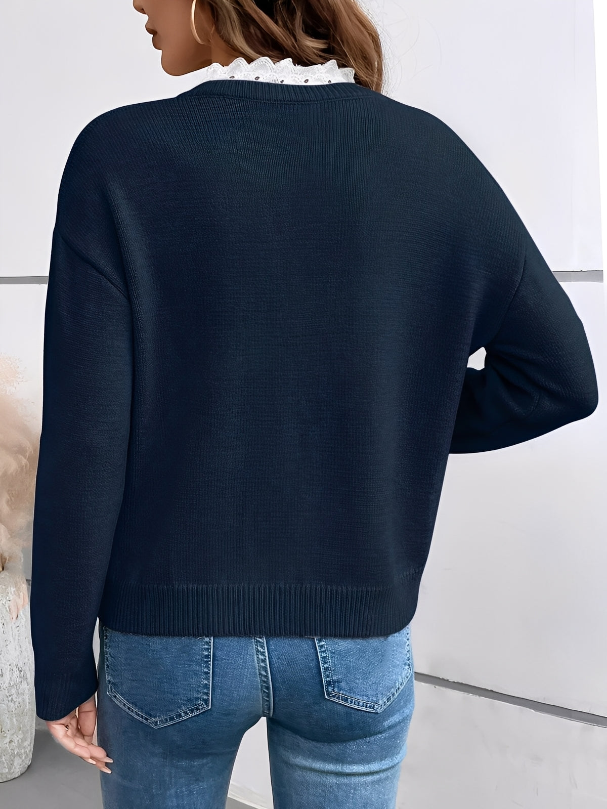 Luné® | Camille — Tijdloze Gebreide Trui met Elegante Kantkraag