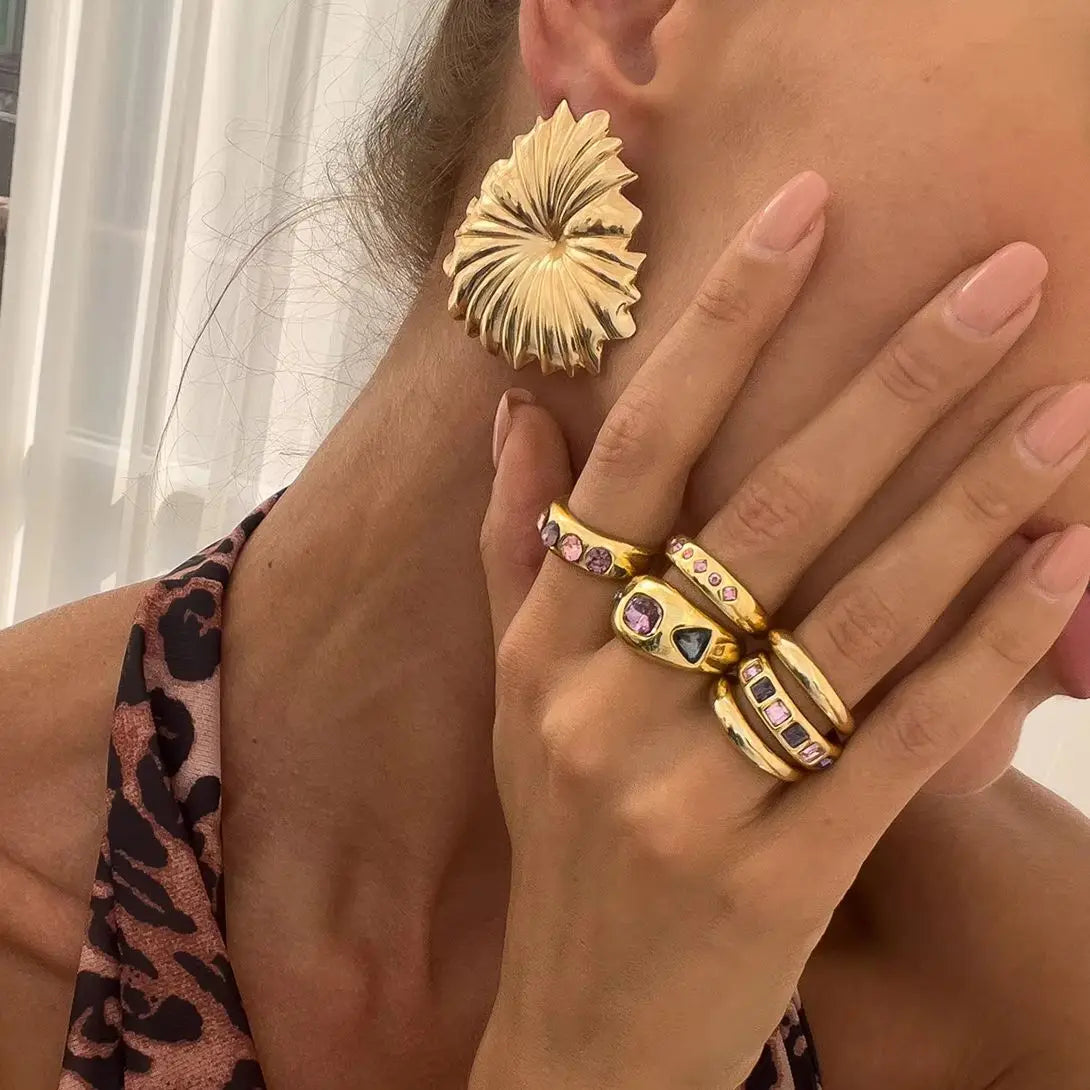 Luné® | Vivienne — Set van 6 Goudkleurige Ringen met Paarse Zirkonen